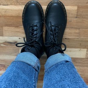 Dr. Martens 1460 Pascal Boot - Black Virginia